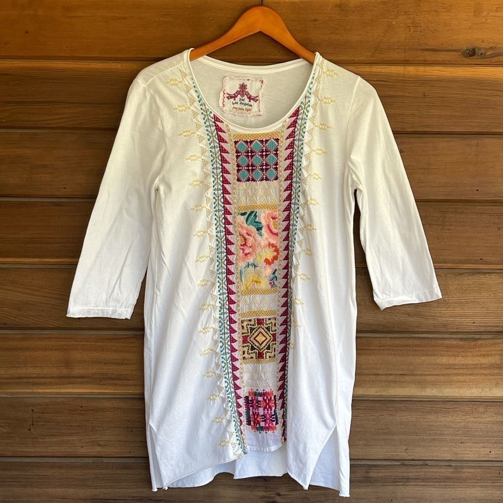 Johnny Was white embroidered tunic Size M
